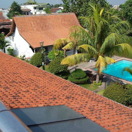 Hotel Tulips Yogyakarta Exterior photo