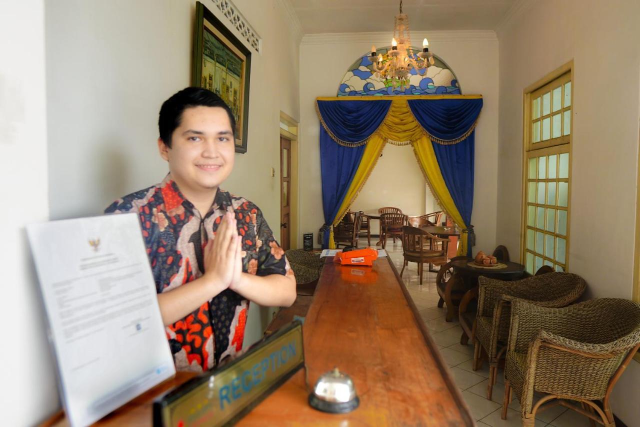 Hotel Tulips Yogyakarta Exterior photo