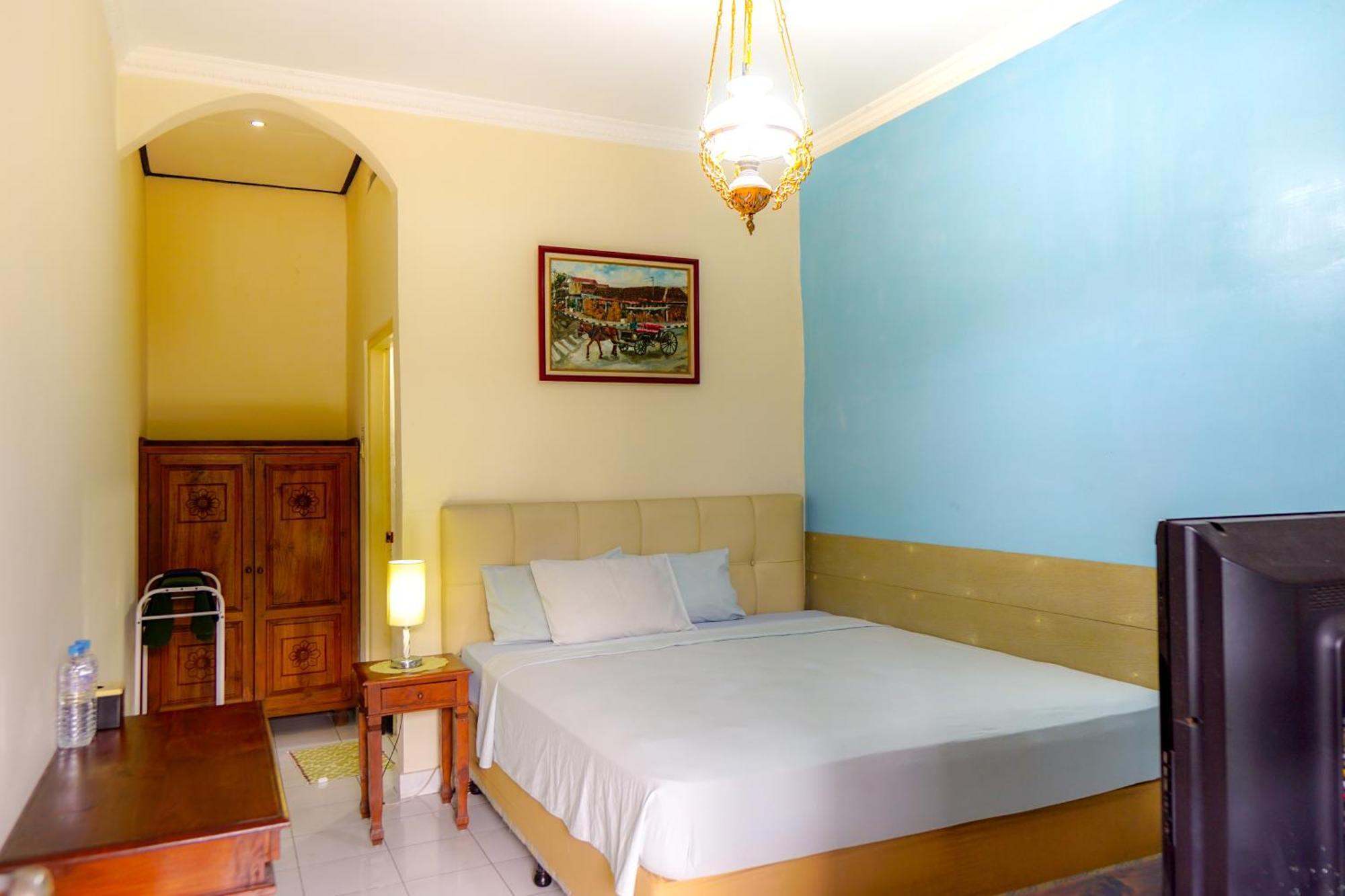 Hotel Tulips Yogyakarta Exterior photo