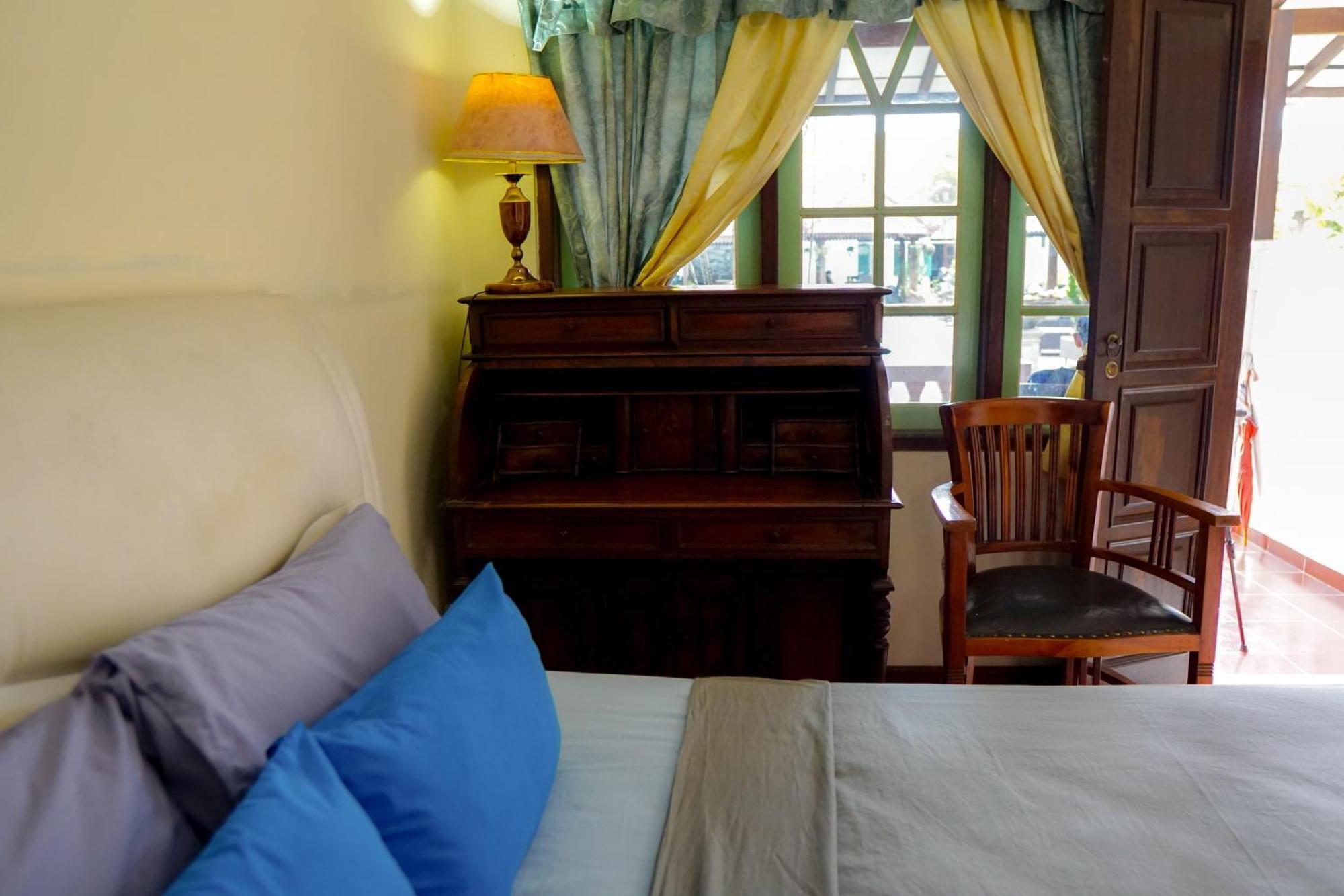 Hotel Tulips Yogyakarta Room photo
